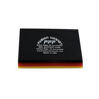 paralelipiped colorat in trei culori: negru, roz si galben, inscriptionat Fusion Hornet PPF