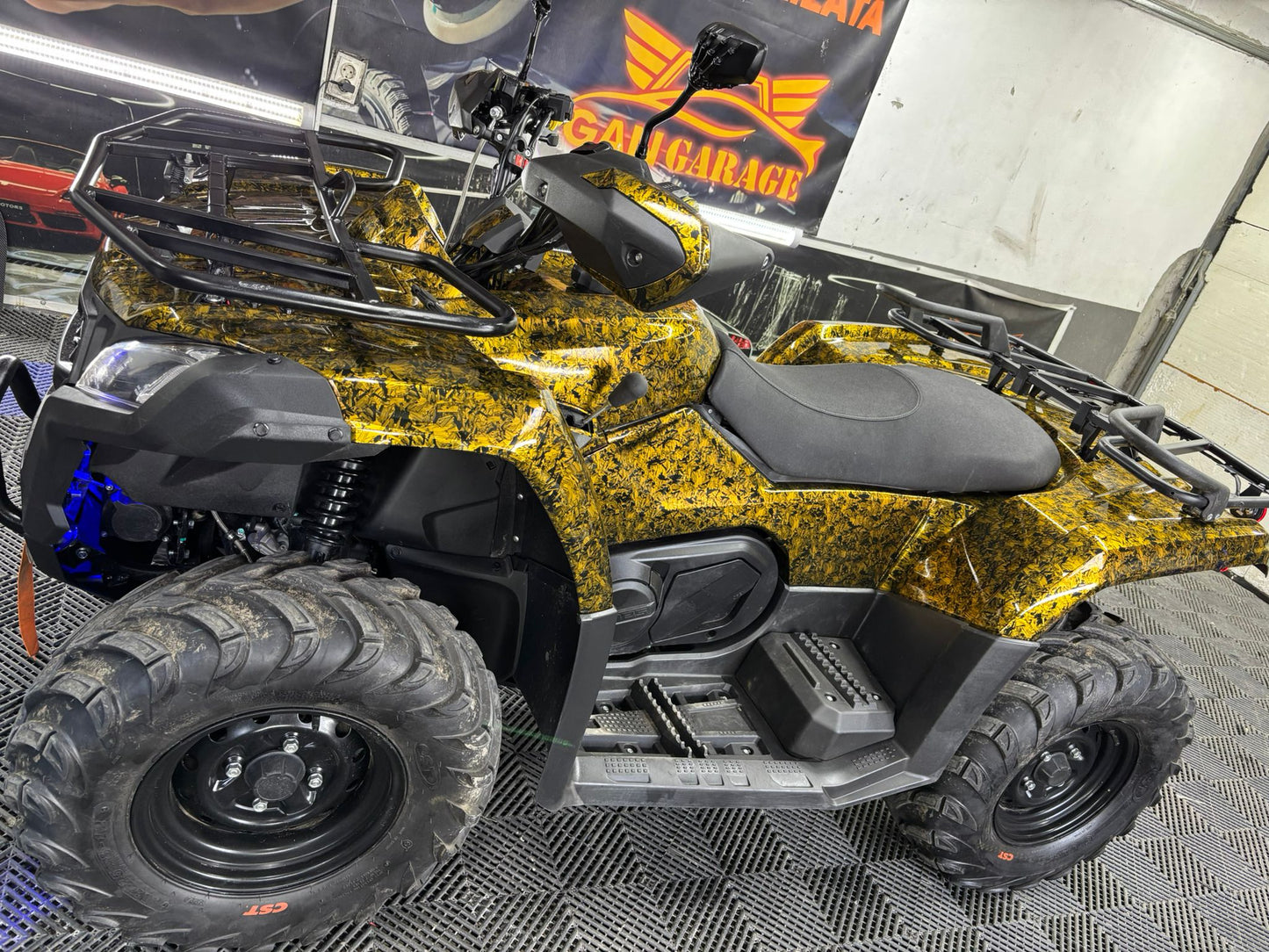 RedWrap Car Wrap Structured Matte Gold Forged Carbon