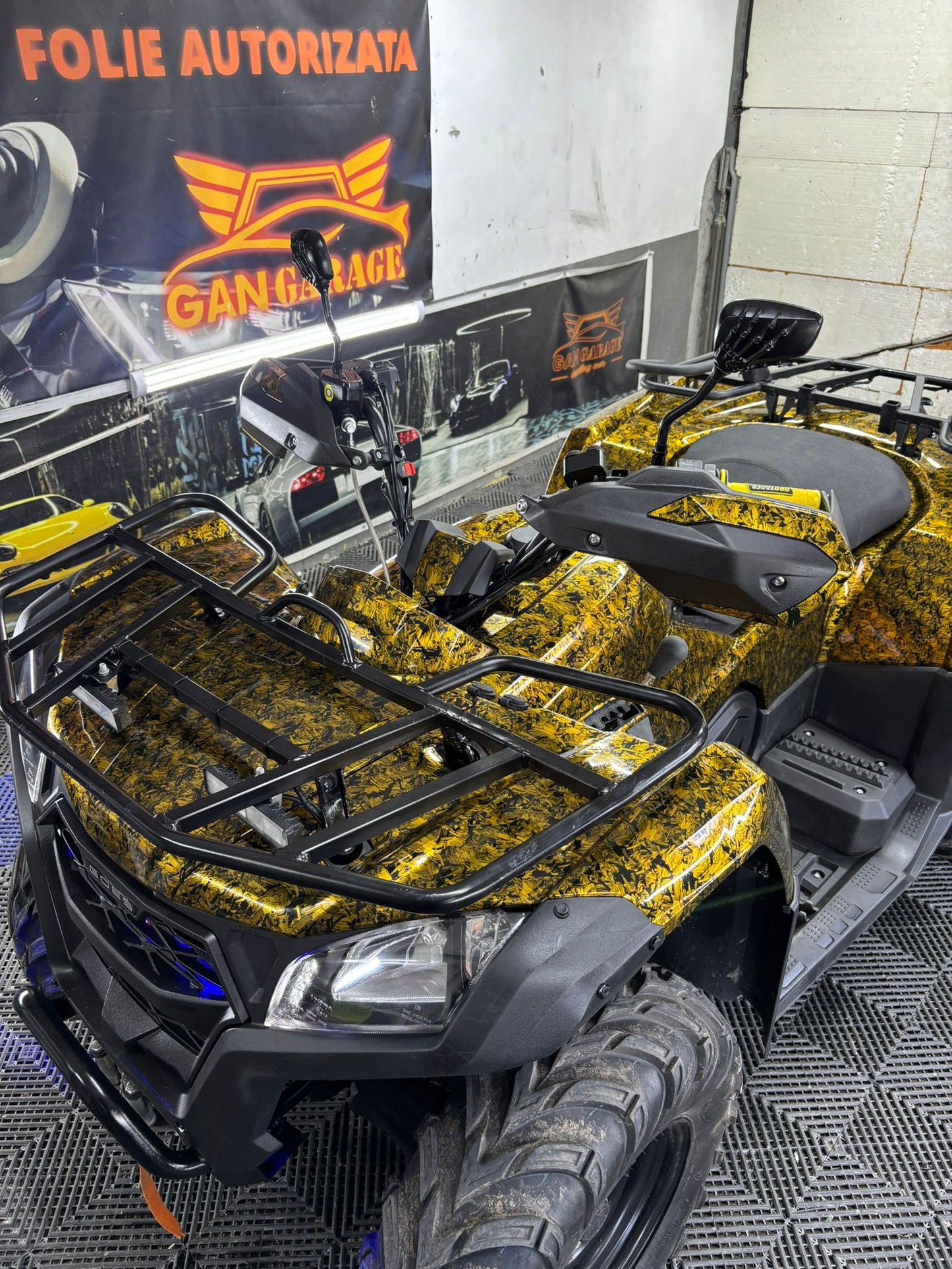 RedWrap Car Wrap Structured Matte Gold Forged Carbon