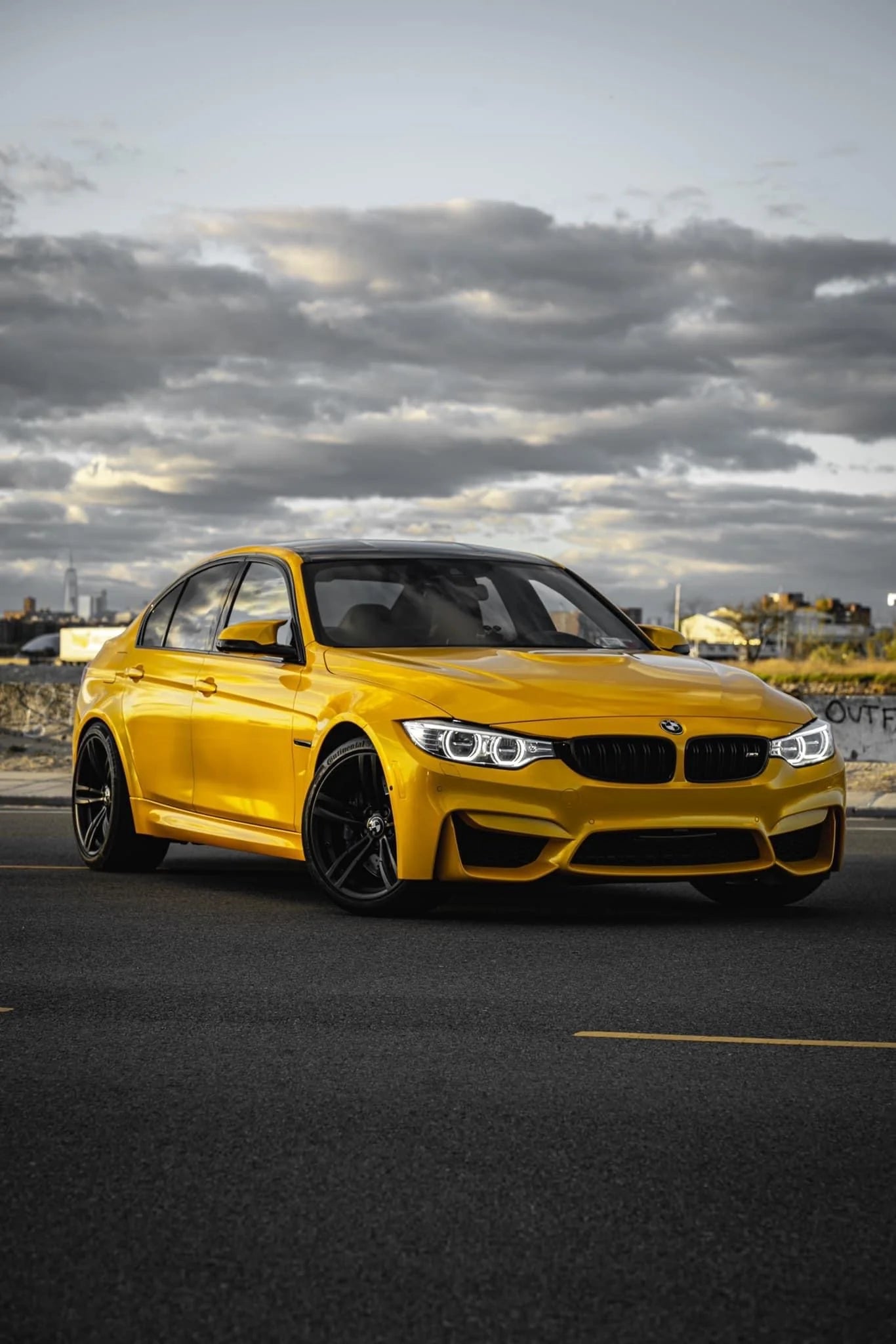 Inozetek Gloss Metallic Dandelion Yellow