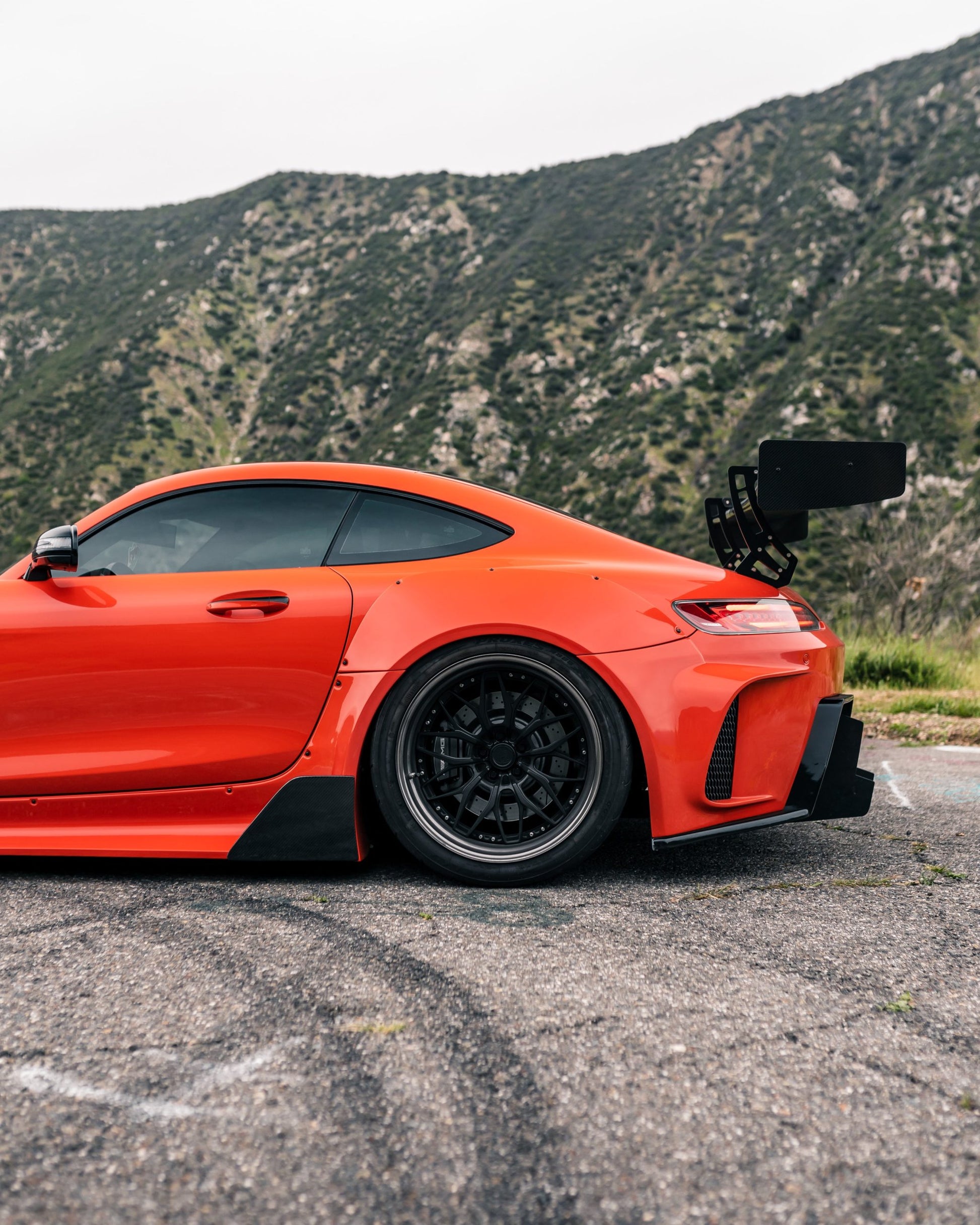 Masina colantata in Inozetek Super Gloss Lava Orange - lateral spate