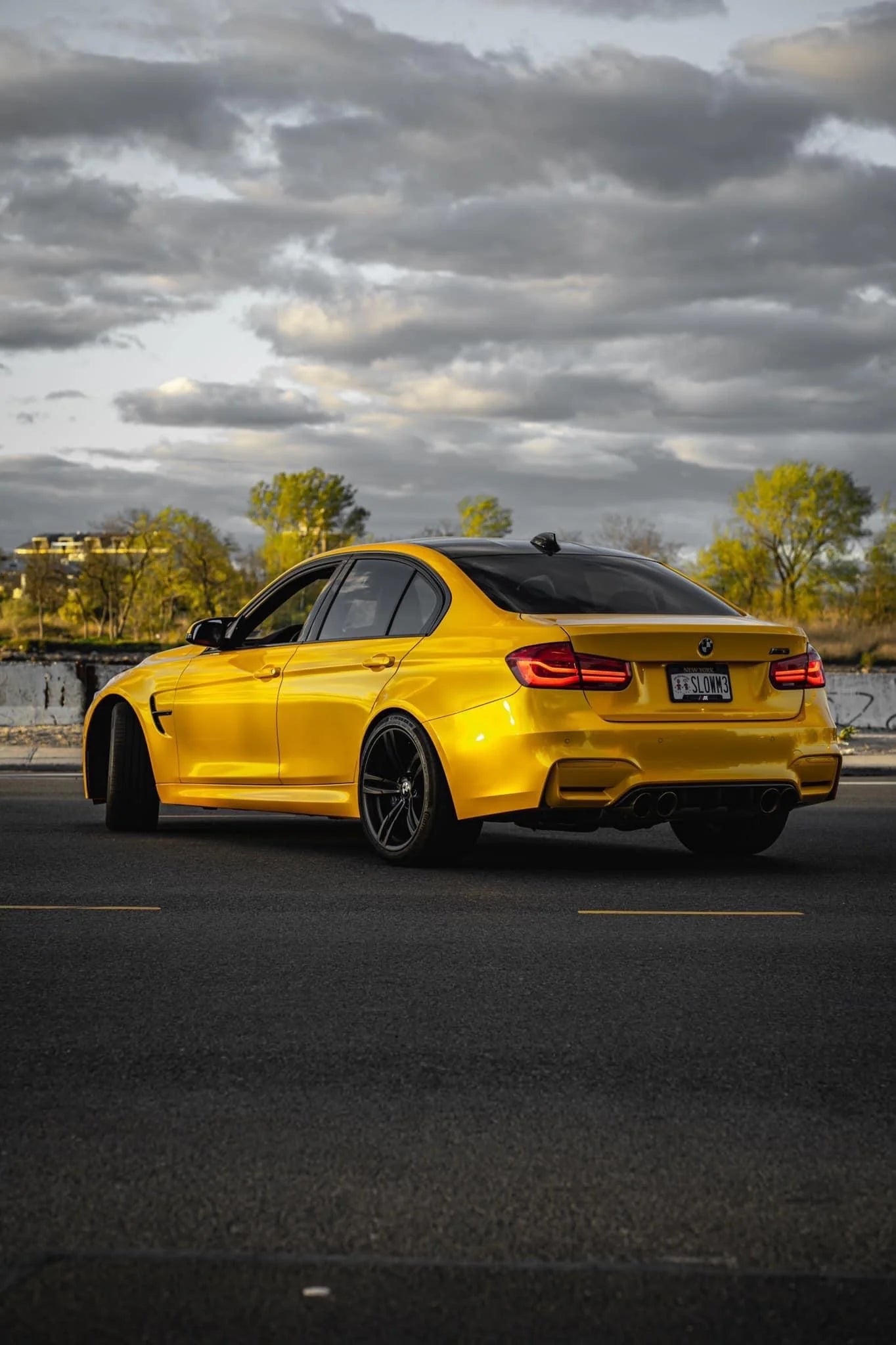Inozetek Gloss Metallic Dandelion Yellow
