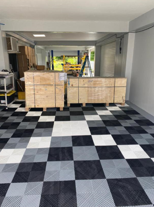 pardosea modulara neagra, alba si gri